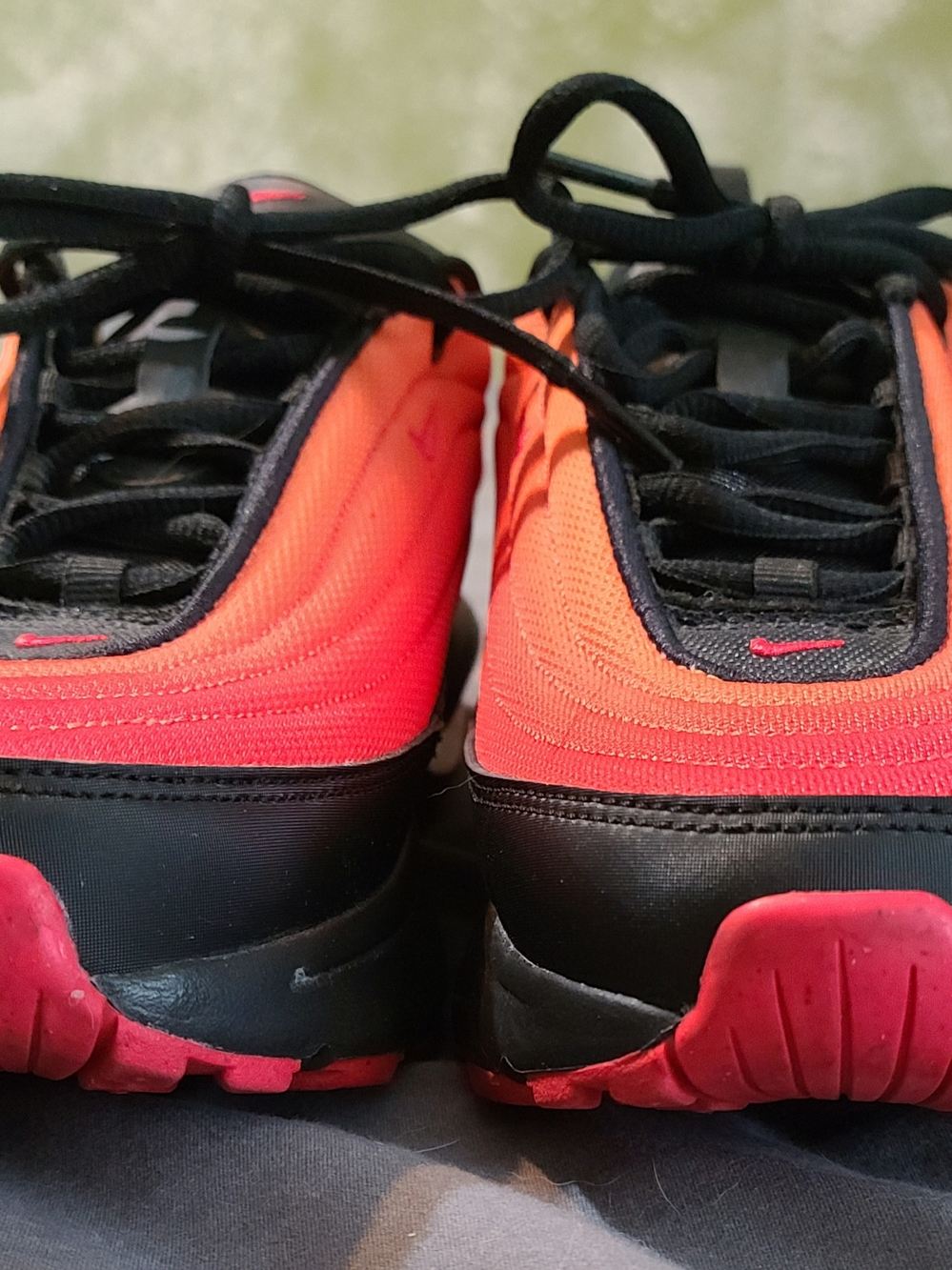 Men's Gradient Red-Orange Athletic Sneakers